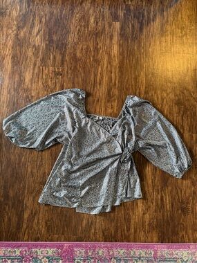 Cato, 22/24. Silver Puff-Sleeve Wrap Top - Women's Metallic Animal Print
